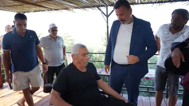Arsuz'da anlamlı ziyaret: Başkan Üstün, akülü sandalye teslim etti