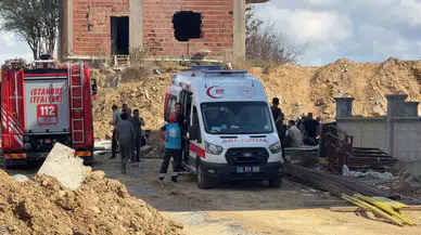 Başakşehir'de korku dolu anlar: İnşaat sahasında toprak kayması