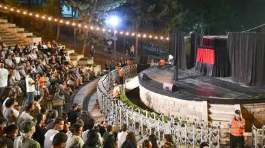 Başkentte sanat rüzgarı: Seğmenler Parkı tiyatro sahnesine dönüştü