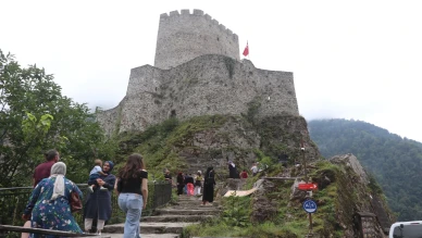 Rize'de Zil Kale 8 Ayda 140 Bin ziyaretçi ağırladı !