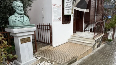 Vatan şairi Namık Kemal vefatının 137. yılında anılıyor