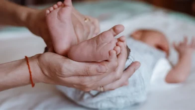 Doğum izni 24 haftaya çıkarılıyor: Teklif komisyondan geçti