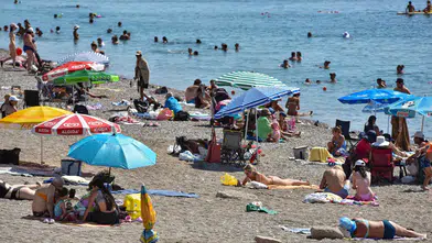 Antalya'da sıcak hava dalgası etkisi: Termometreler 40 dereceyi gösterdi