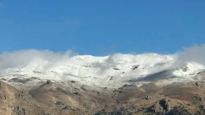 Antalya Kaş’ta kar sürprizi: Yörükler yayladan dönüyor