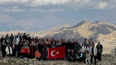 Şırnak'ta 100 kişilik Cumhuriyet yürüyüşü: Manevi zirve