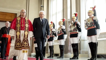 İtalya Cumhurbaşkanı yeni Papa’yı sarayında ağırladı