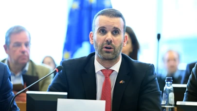 Karadağ'da Türk vatandaşlarına protesto: Vizesiz giriş askıya alındı