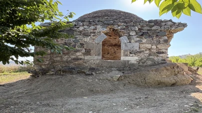 Antik Kenti'nde Selçuklu Dönemine ait sıradışı demir üzengi bulundu