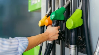 Akaryakıtta şok zam: Benzin litre fiyatı 54 lirayı aştı