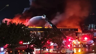 Şanlıurfa’da plastik deposu yandı: Maddi hasar oluştu