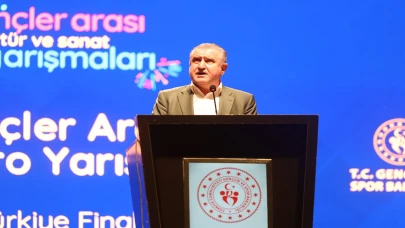 Gençlik ve Spor Bakanı Bak, Antalya'da "2025 Tiyatro Türkiye Finali"ne katıldı