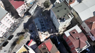 Kocaeli’de çöken bina enkazında bilirkişi incelemesi