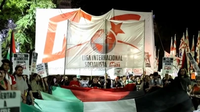 Buenos Aires'te Sumud Filosu için binlerce kişi yürüdü: İsrail Büyükelçiliği'ne protesto