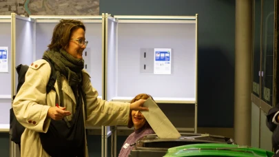 Hollanda'da genel seçim heyecanı: Oy verme işlemi başladı