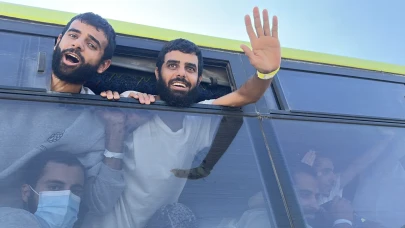 Gazze'ye dönen Filistinli esirler hüzün ve umutla karşılandı