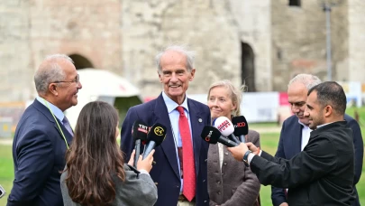 Tolstoy’un torunu dedesinin hapsedildiği Yedikule Hisarı’nı ziyaret etti