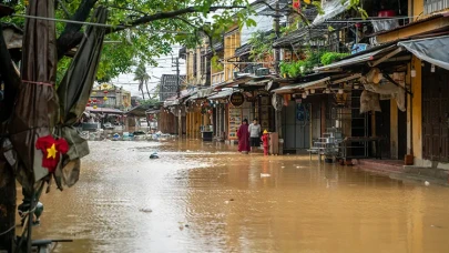 Vietnam'da seller can almaya devam ediyor: Ölü sayısı 90'a yükseldi