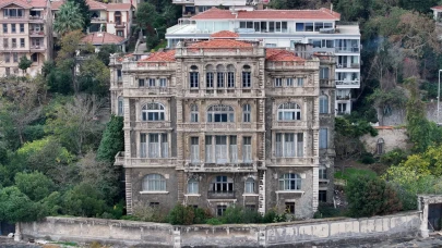 İstanbul Boğazı’ndaki tarihi Zeki Paşa Yalısı yeniden satışa çıktı