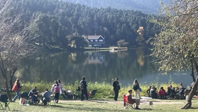 Hafta sonu kaçamağı: Gölcük Tabiat Parkı doldu taştı