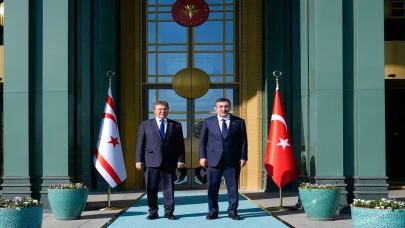 Kıbrıs Türkü'nün Egemen Eşitliği Mücadelesi: 21 Milyar TL'lik Anlaşma ve Dijital Dönüşüm