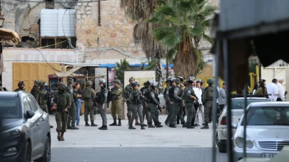 El Halil'de El Şehir'de provokatif baskın: Cami Müslümanlara kapatıldı