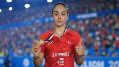 Milli badmintoncu Aleyna Korkut Çekya'da altın madalya kazandı