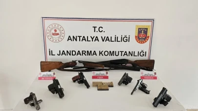 Kaçak silah tacirlerine Antalya baskını: 9 gözaltı