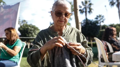 Mersin'de 28 yıldır devam eden "İyilik Örüyorum" hareketi