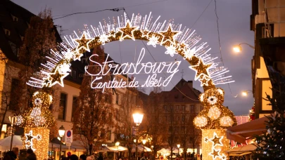Binlerce ışık milyonlarca ziyaretçi: Strazburg Noel Pazarı açıldı