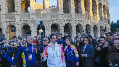 Olimpiyat meşalesi Roma’da: 63 günlük İtalya turu başladı