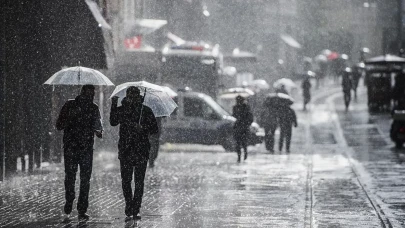 Pazar günü başlıyor: İstanbul’u soğuk ve kuvvetli yağış vuracak