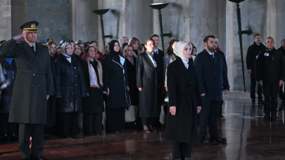 Türk kadınına seçme hakkının 91. yılı: Bakan Göktaş Anıtkabir'de