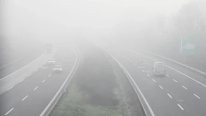 Düzce'de sis alarmı: Anadolu Otoyolu'nda görüş 20 metreye indi