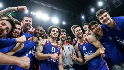 Anadolu Efes: 500. galibiyet için Real Madrid karşısında