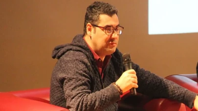 Enver Aysever: “Sağcılık Suçtur” ifadeleri nedeniyle tutuklandı