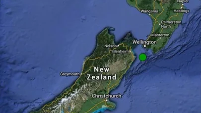 Yeni Zelanda'da fırtına nedeniyle 10 bin ev elektriksiz kaldı