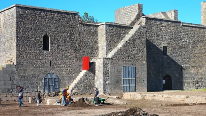 Diyarbakır surlarında büyük keşif: En eski sur gün yüzüne çıktı