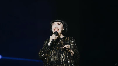 Fransız şarkıcı Mireille Mathieu İstanbul’da sahne aldı