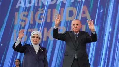 Erdoğan : "Yeni Türkiye'de kayıt dışı ekonomiye de kayıt dışı siyasete de yer yoktur."