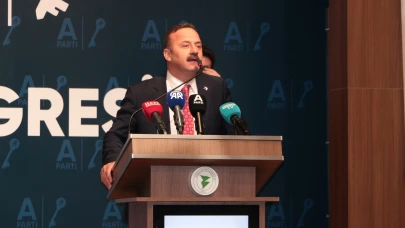 Yavuz Ağıralioğlu: "Şerefimle geldiğim memleketimdeyim. "