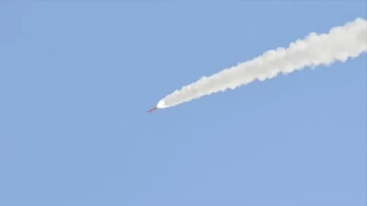 ABD'nin Yemen'e Düzenlediği Hava Saldırısına Husilerden Cevap Geliyor mu?