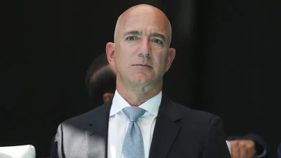 Milyarder Jeff Bezos ile Lauren Sanchez düğün davetiyelerini gönderdi