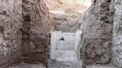 Mısır'da 3 bin 500 yıllık kraliyet mezarı keşfedildi