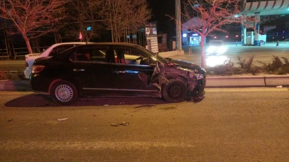 Karapürçek'te OPET Yakınında Maddi Hasarlı Trafik Kazası