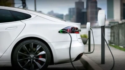 Dünyada elektrikli araç talebi patladı: Martta 1,7 milyon satış