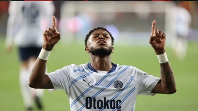 Fenerbahçe, Gaziantep FK'yi 3-1 yenerek şampiyonluk yarışı için iddiasını sürdürdü