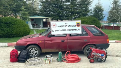 Kırşehir'de kaçak kazı yapan 7 kişi suçüstü yakalandı