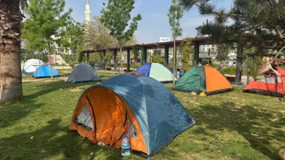 İstanbul'da vatandaşlar parklarda kalmaya devam ediyor