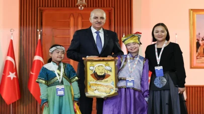 TBMM Başkanı Kurtulmuş dünya çocuklarıyla bir araya gelerek barış mesajı verdi