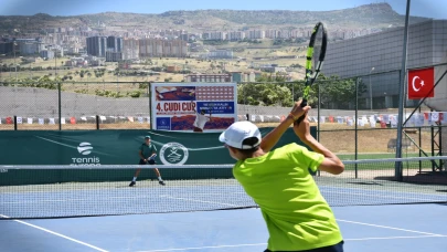Şırnak’ta Cudi Cup heyecanı sürüyor: Genç raketler finale yükseldi